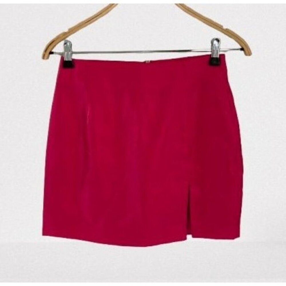 Runaway Fuchsia Mini Skirt With Gold Back Zipper & Front Slit Size 4